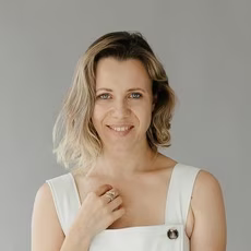 Елена Попова
