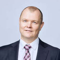 Илья Лавренов