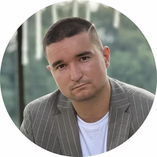 Артемий Кушнарев
