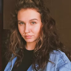 Александра Емельянова