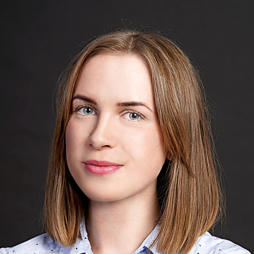 Анна Кострова