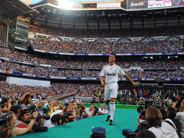Фото 7 Как зарабатывает и тратит свои миллионы Криштиану Роналду – самый высокооплачиваемый спортсмен в мире