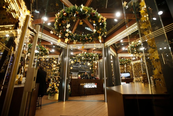 Фото 6 Nescafé открыл рождественский бар в центре Москвы