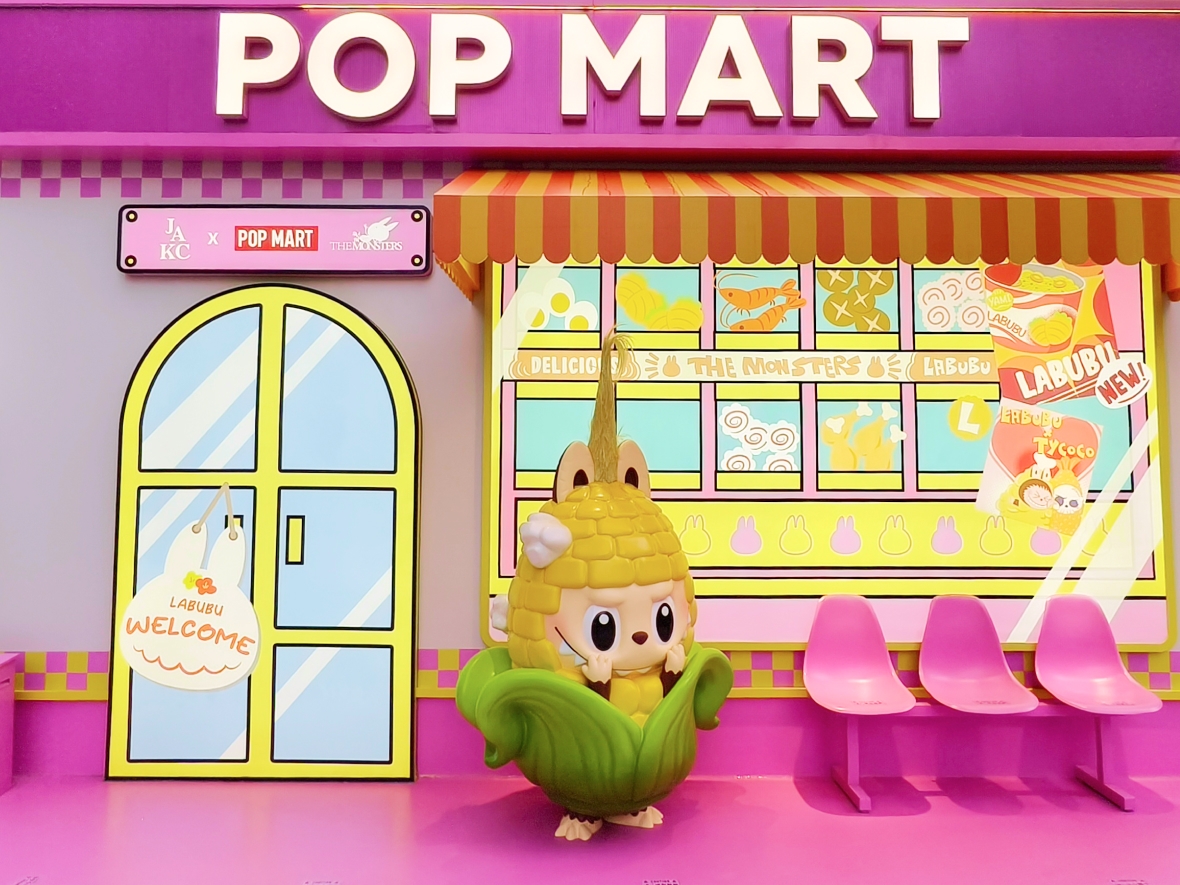 Ажиотаж вокруг Labubu спадает: производитель Pop Mart потерял $13 млрд, а его акции рухнули на 9%