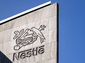 Акции Nestlé рухнули на 18% за год — стабилизацией займется экс-CEO Inditex, сделавший Zara лидером fashion-ритейла