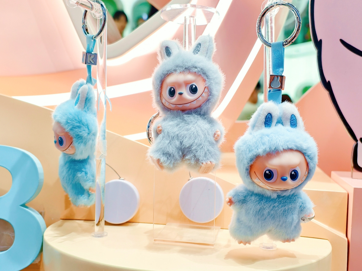 В Pop Mart мини-Лабубу раскупили за минуты — основатель компании заработал на куклах $20 млрд за год