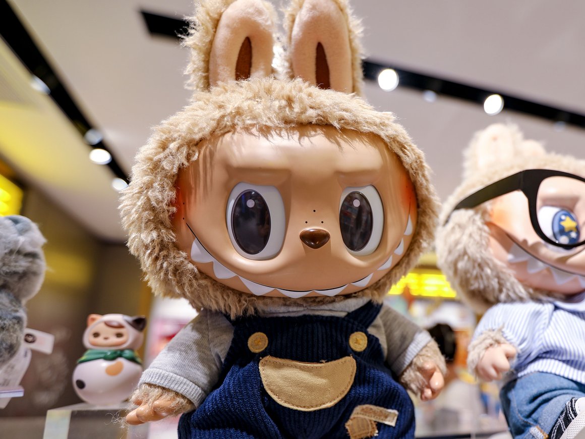 Pop Mart анонсировал мини-версию Лабубу — акции компании выросли на 12%