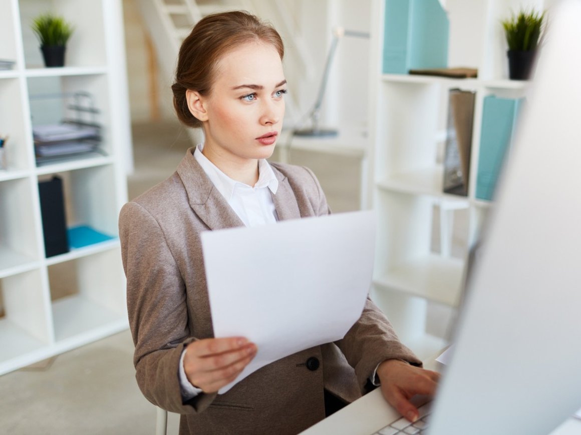 Запись в трудовой книжке о переходе на ЭТК: как работодателю правильно организовать процедуру