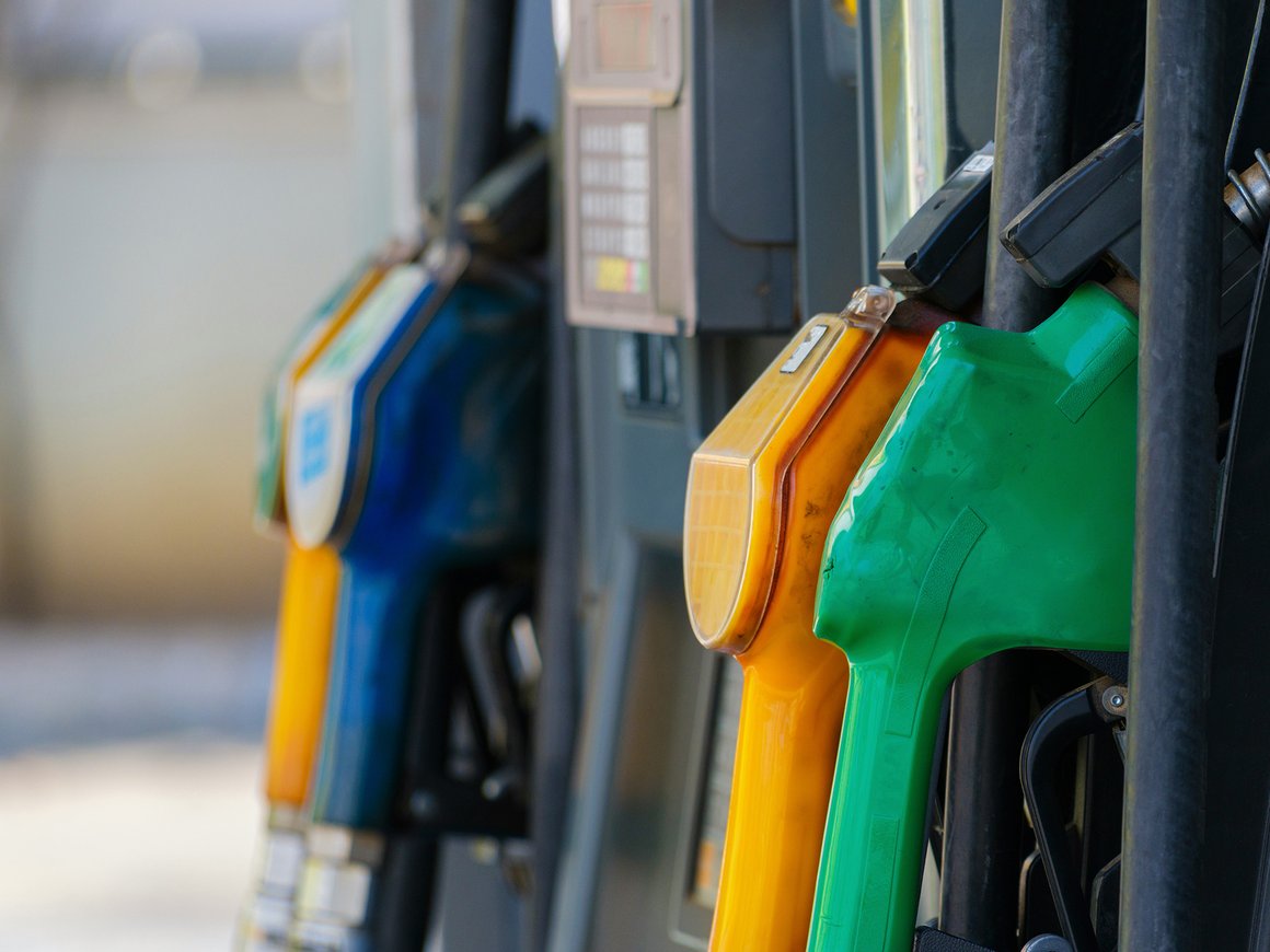 Кран могут перекрыть: обсуждается временный запрет на экспорт бензина