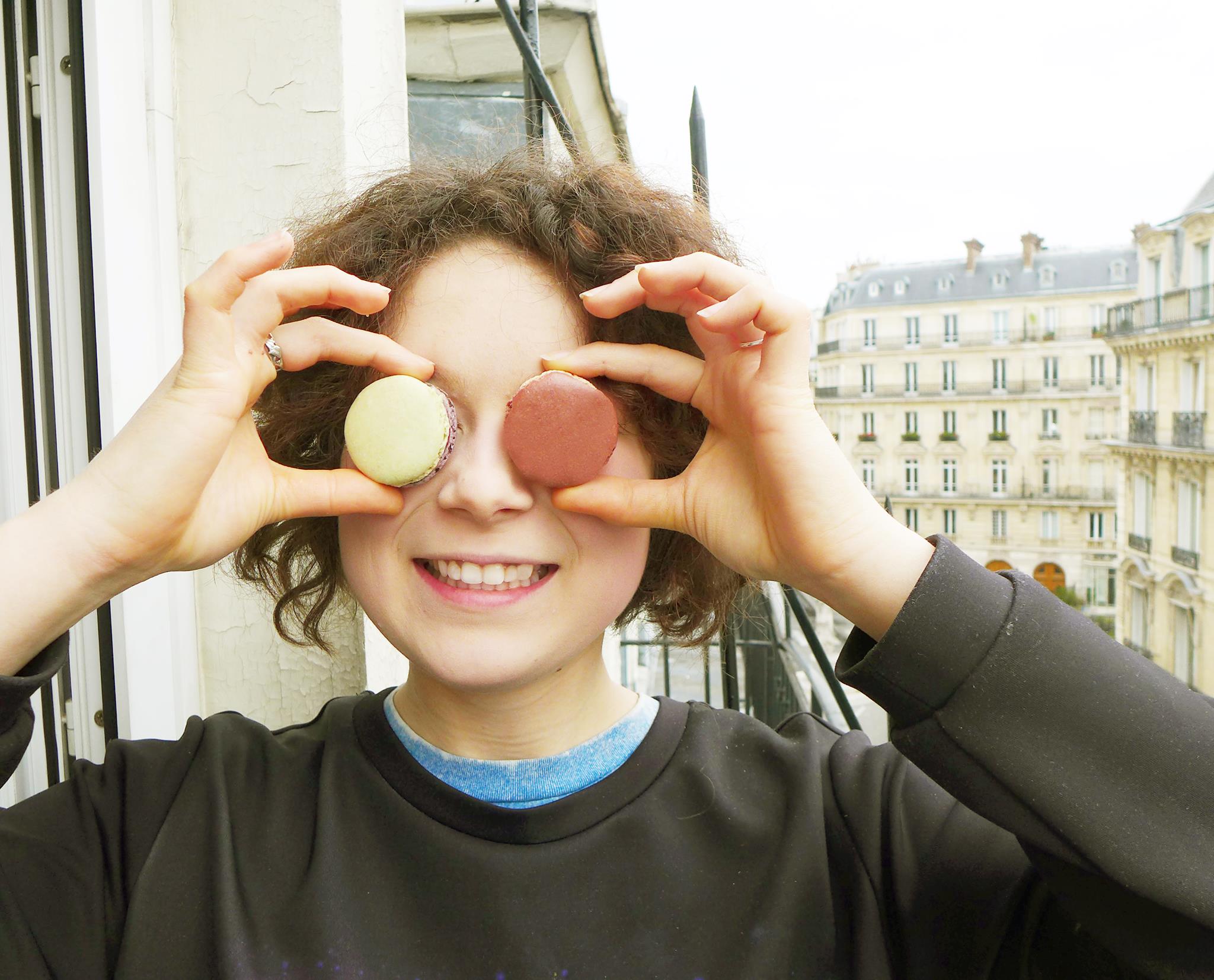 «Здесь нет быстрой доставки и дешевого такси, зато есть вкусные круассаны и пособие по безработице». Как жить и учиться в Париже