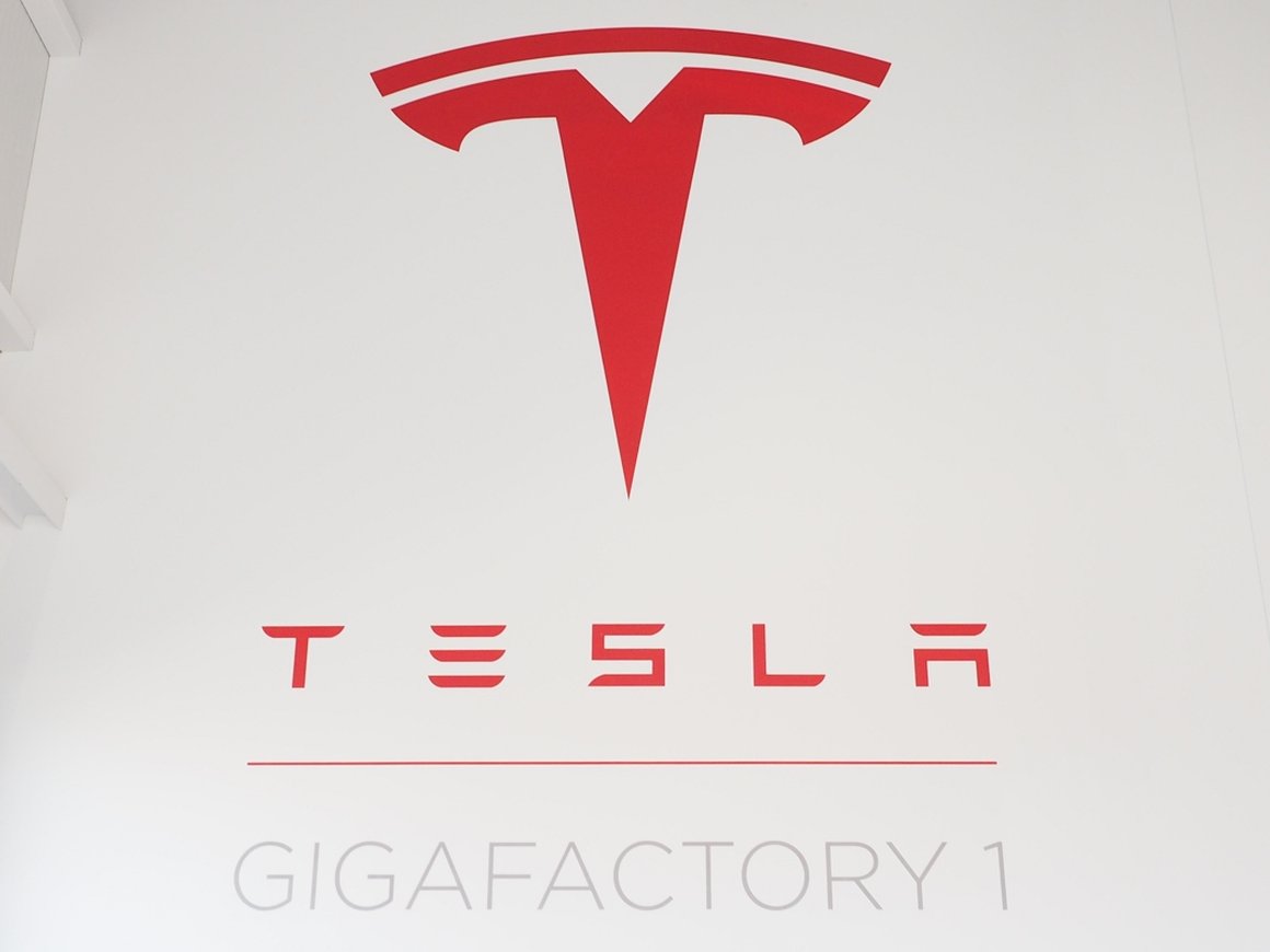 В Калифорнии произошел пожар на заводе Tesla