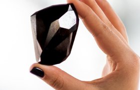 Крупнейший в мире бриллиант «Энигма» продали за $4,3 млн в криптовалюте