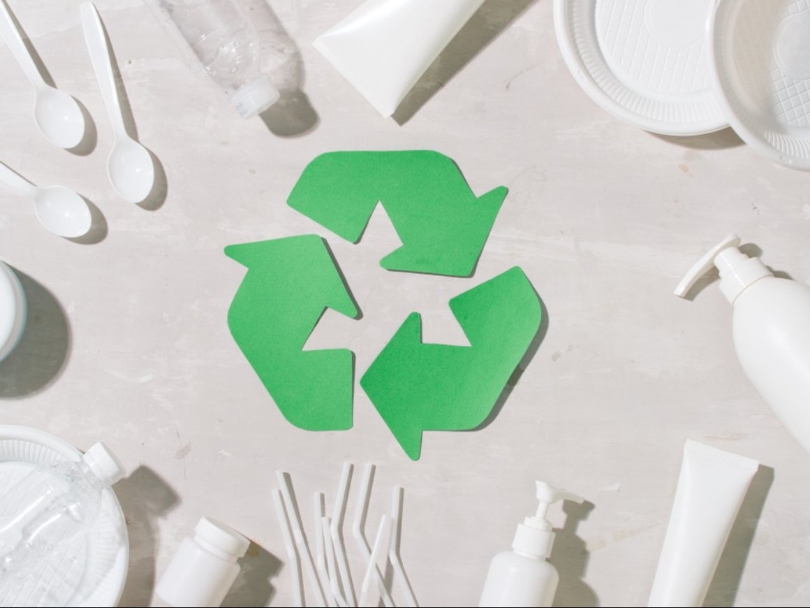 «Выгоднее переработать, чем везти на свалку»: что мешает вторичной переработке пластика в России и как это изменить