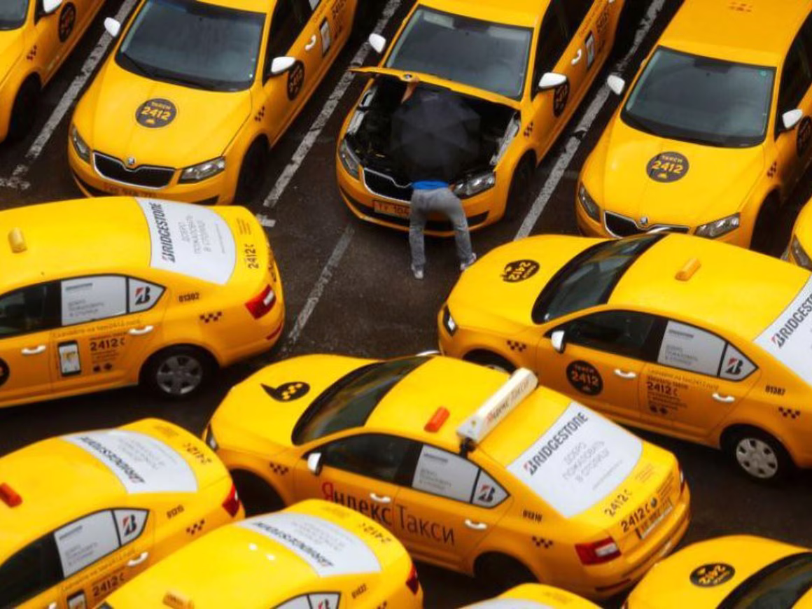 «Яндекс.Такси» и «Ситимобил» выдадут водителям опознавательные фонари и «шашечки»