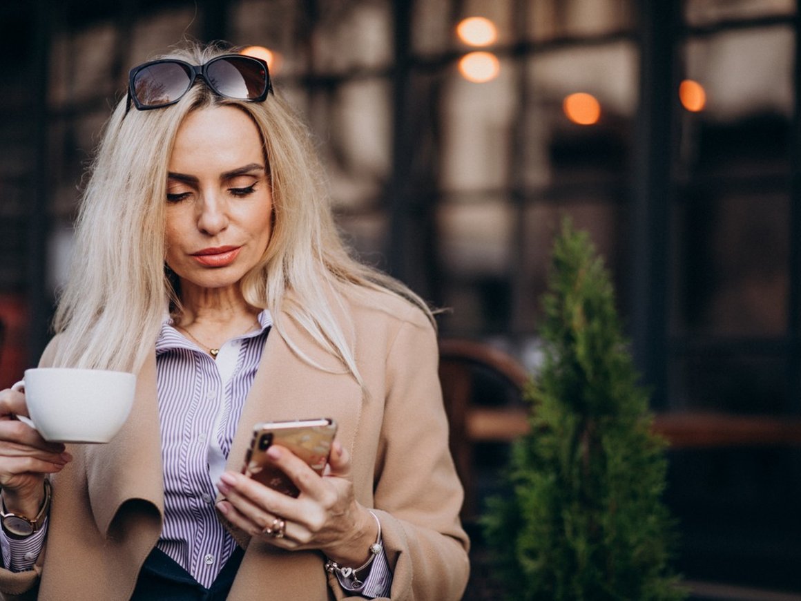 Психологи выяснили, почему нам так скучно листать соцсети