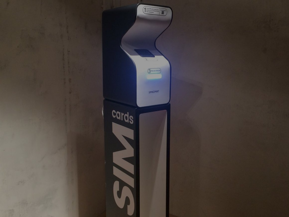 Российский стартап «Симкомат» представил новый терминал для быстрой выдачи сим-карт