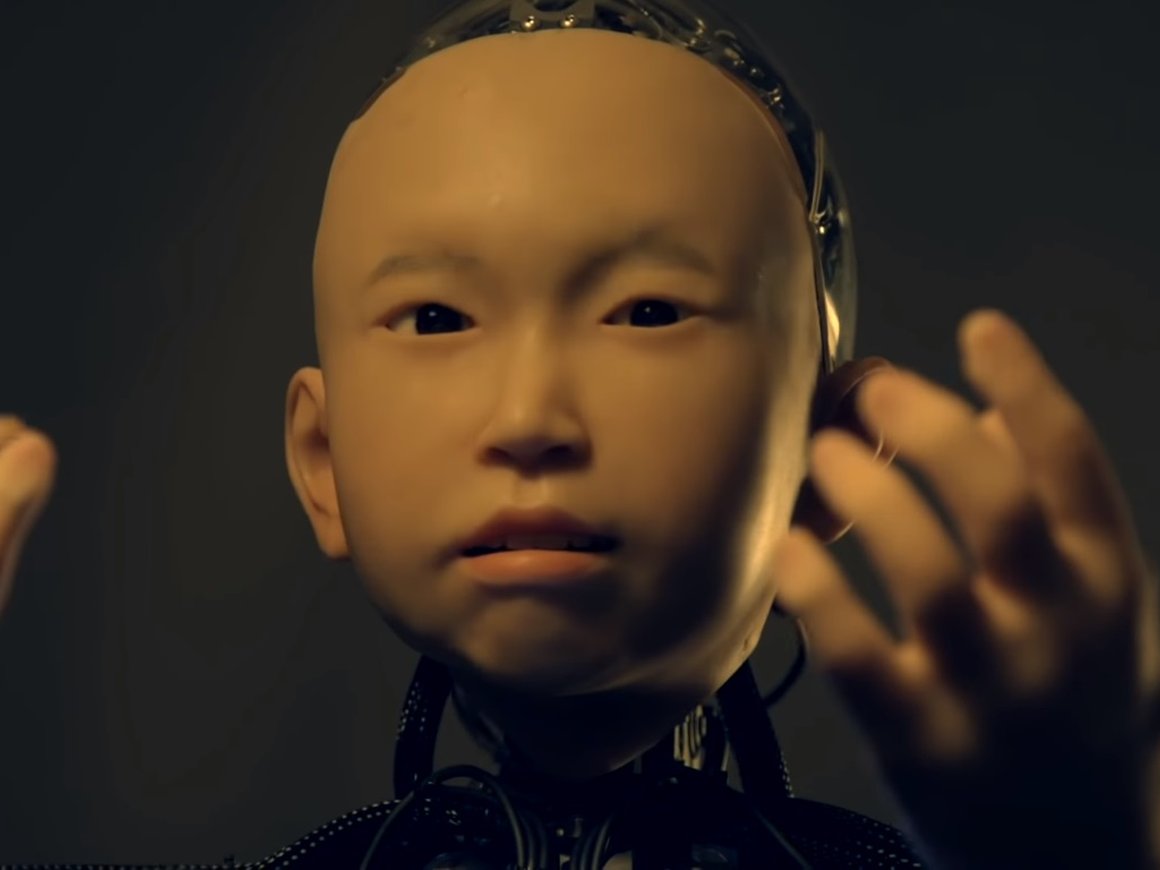 Видео: в Японии создали андроида с лицом 10-летнего ребенка