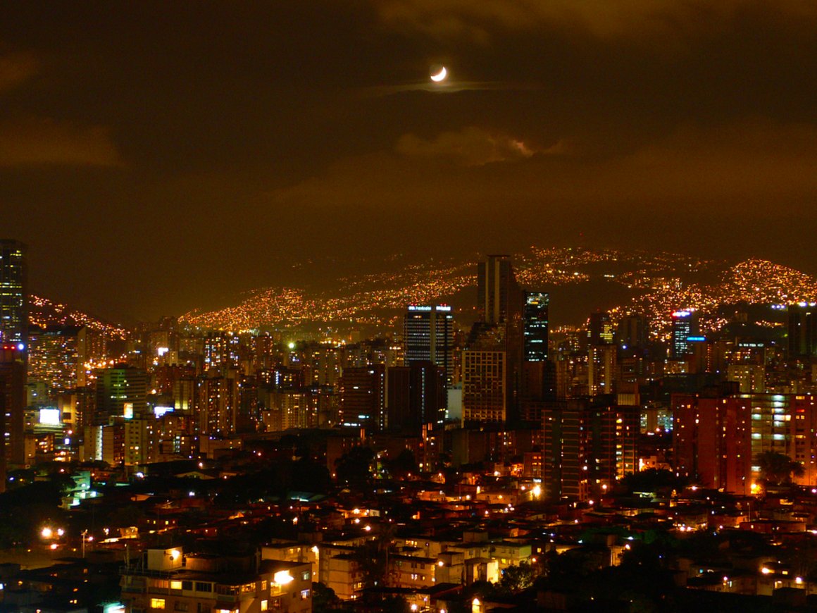 Вымогательства, рейды и полная секретность: как майнят биткоины в Венесуэле