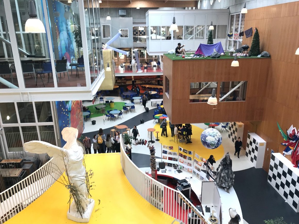 Знакомьтесь: школа, где нет классных комнат, уроков и учебной программы