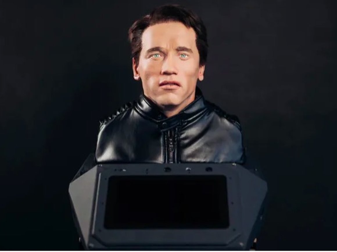 СМИ узнали, что Шварцнеггер подал в суд на российского производителя роботов. Сама компания отрицает это