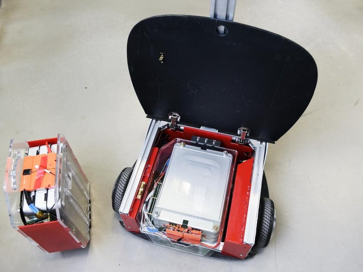 Студенты ДГТУ создали автономного логистического робота для перевозки грузов