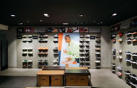 Lamoda открыла 50 розничных магазинов с товарами Adidas, Puma и Reebok