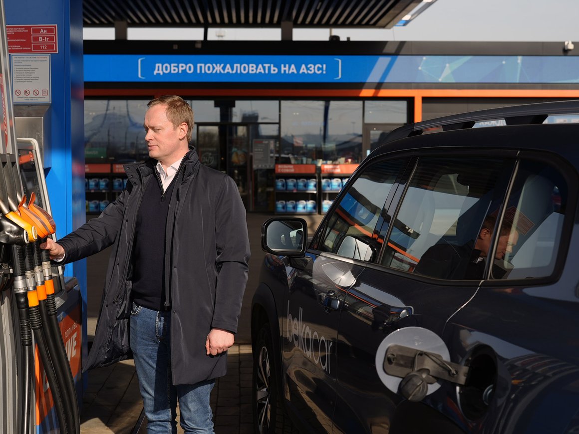 BelkaCar и «Газпромнефть-Региональные продажи» запустили функционал заправки авто по QR-коду