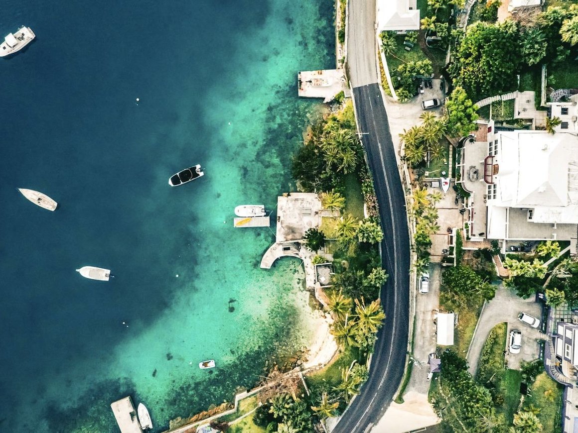 «Почта России» возобновила остановленную несколько лет назад доставку на Каймановы и Бермудские острова