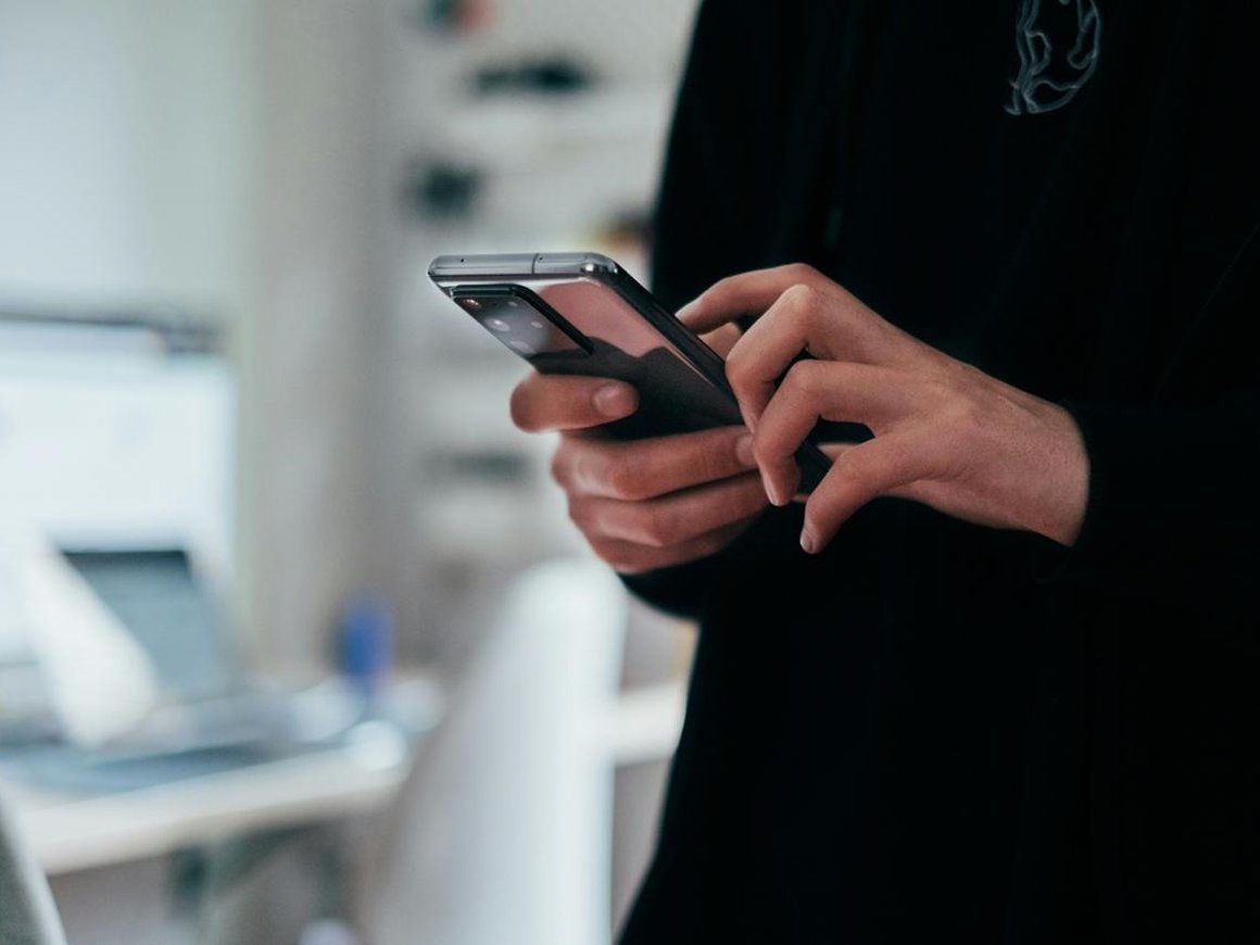 Маркетплейсы вышли в лидеры по продажам смартфонов