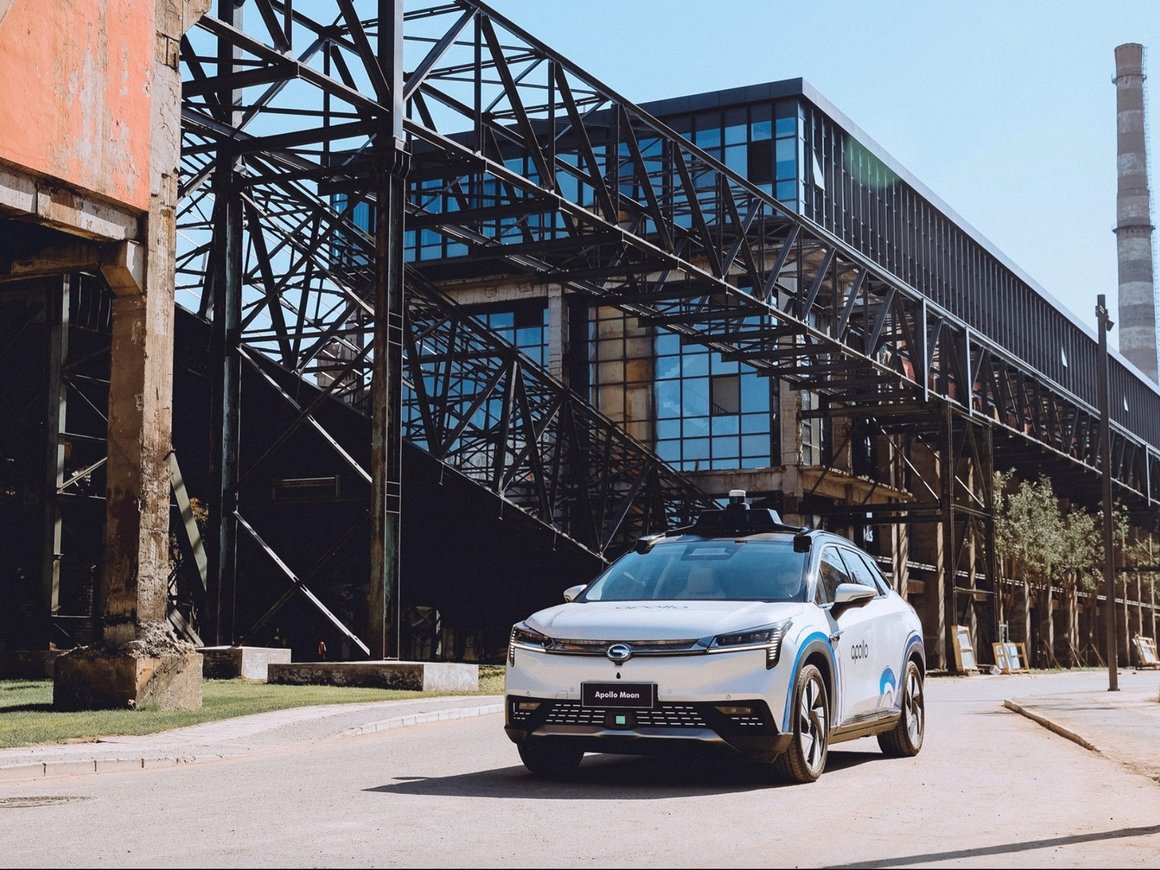 Китайская компания Baidu запустит роботакси в 100 городах к 2030 году