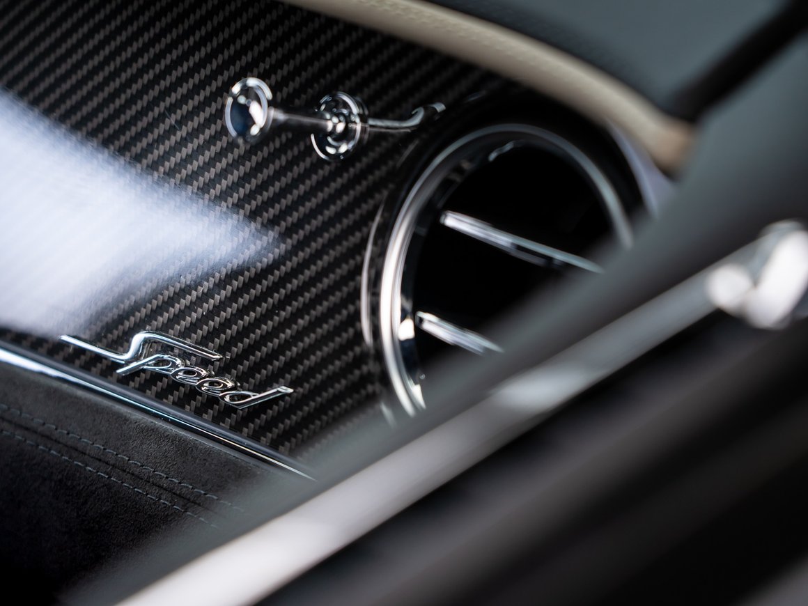 Bentley назвала дату появления своего первого электромобиля