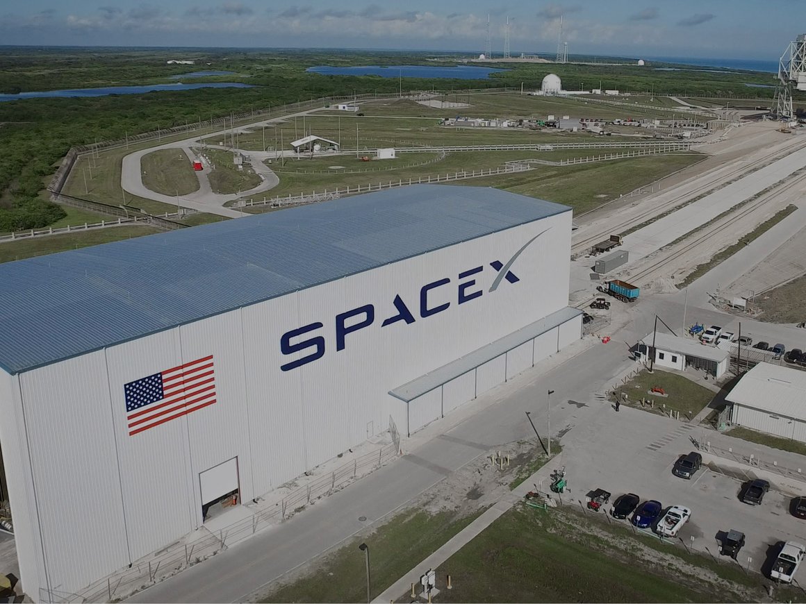 NYT сообщила о возможном участии SpaceX в приватизации Tesla