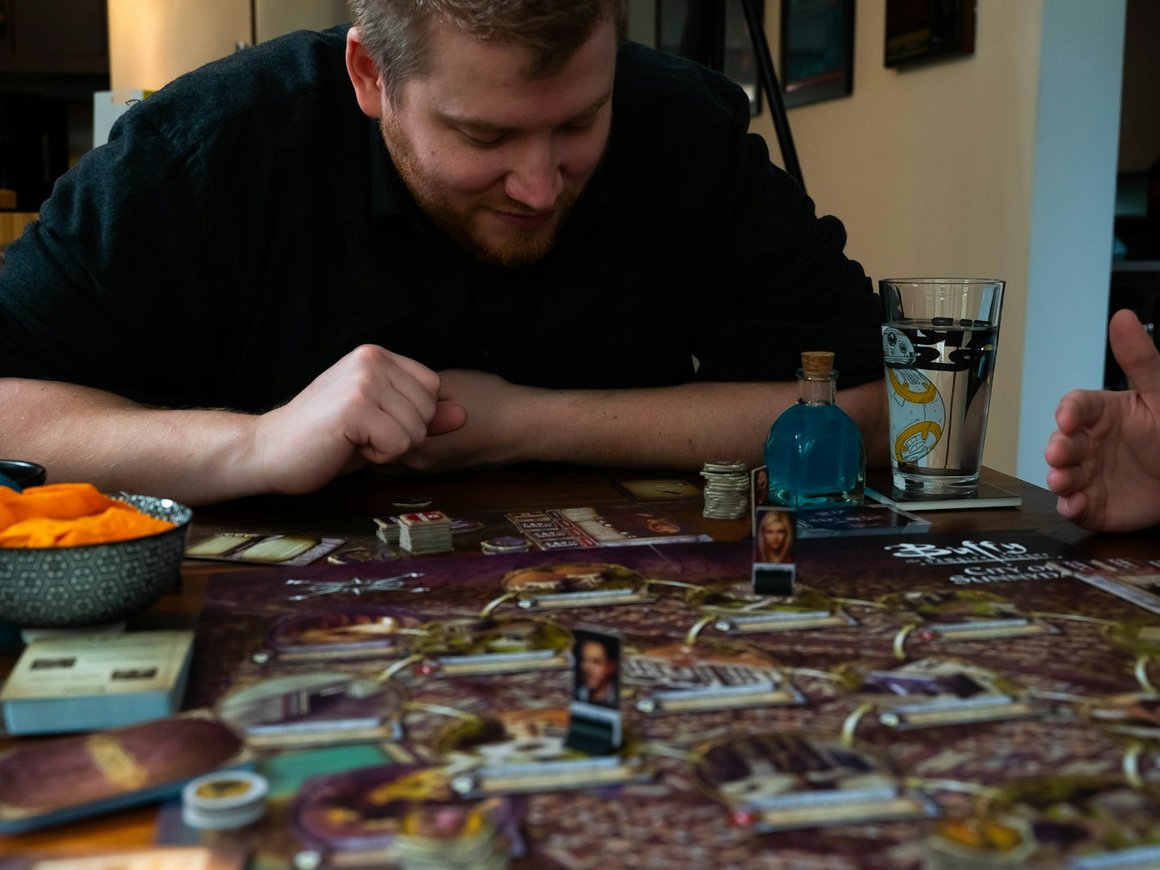 Hobby World получила контроль в производителе сборных моделей и настольных игр «Звезда»