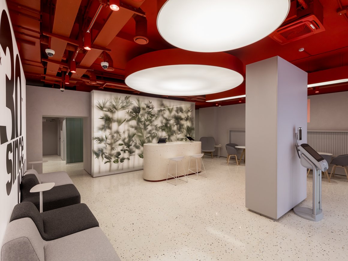 «Альфа-банк» открыл первый Phygital-офис