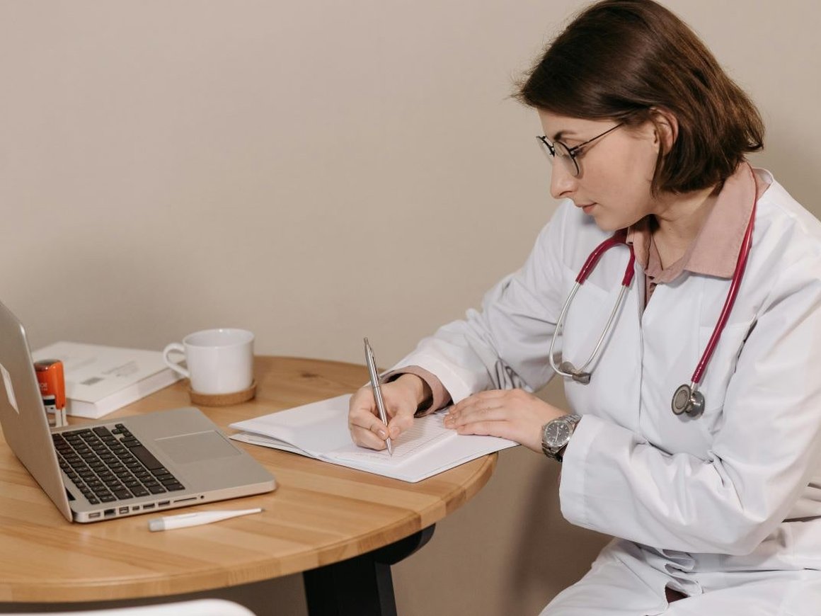 Электронный больничный лист в 2025