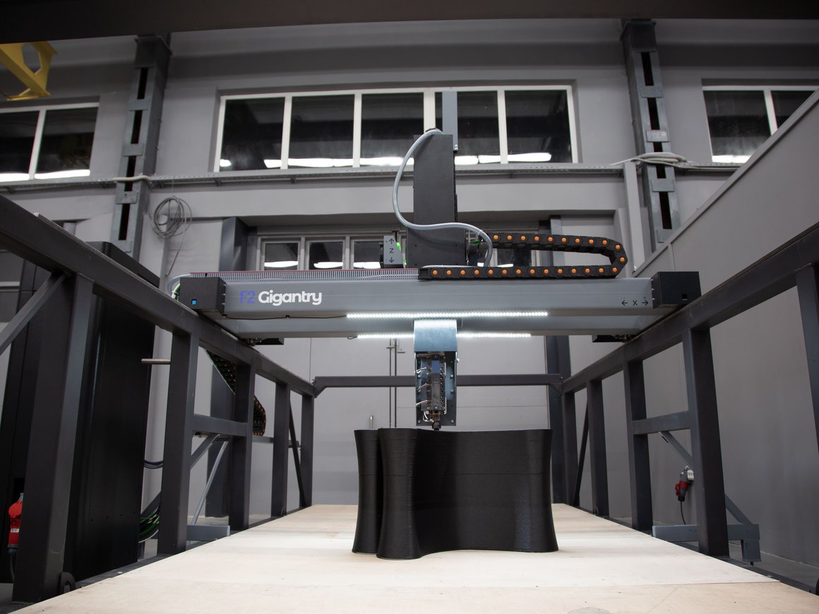 Резидент «Сколково» создал самый большой в России 3D-принтер