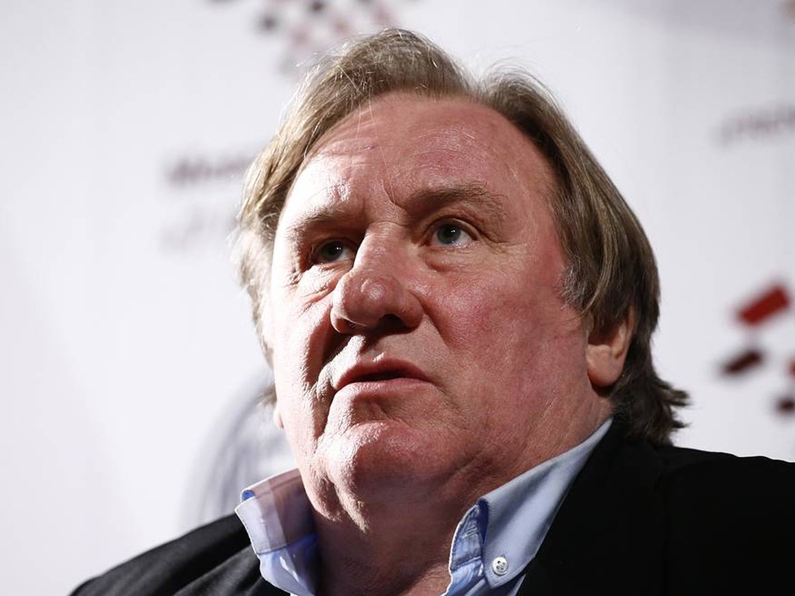 Налоговая служба в Новосибирске заблокировала банковские счета Жерара Депардье