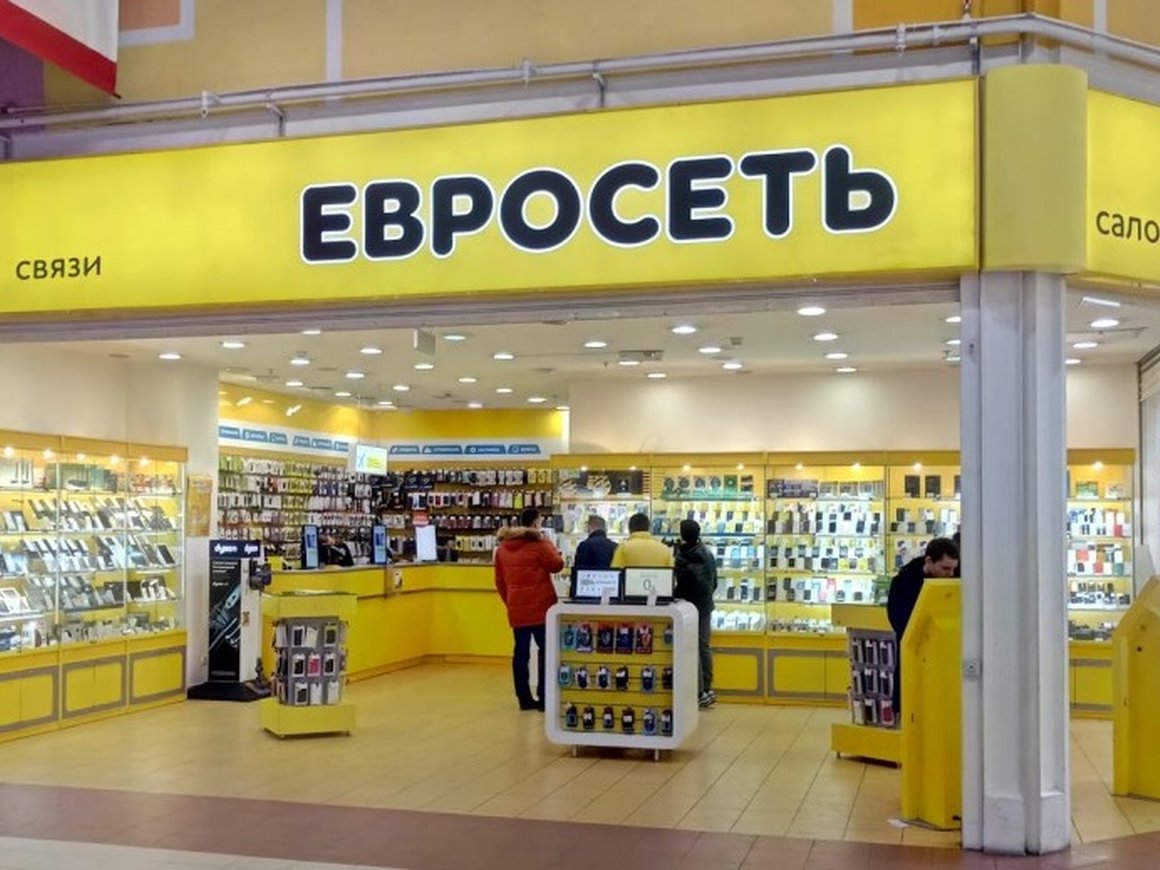 Клиенты «Евросети» смогут переводить деньги на карточки Сбербанка по номеру телефона