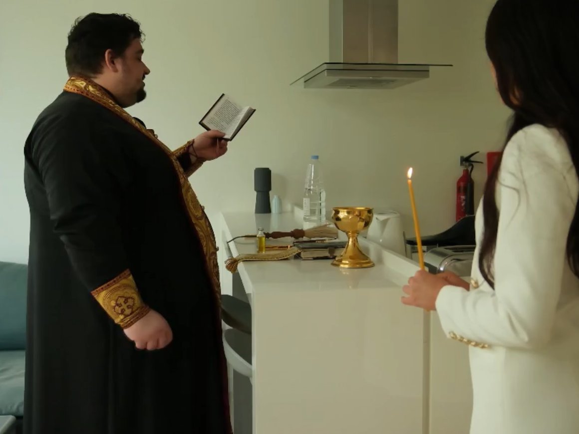 Россияне-покупатели недвижимости в ОАЭ создали тренд на освящение квартир