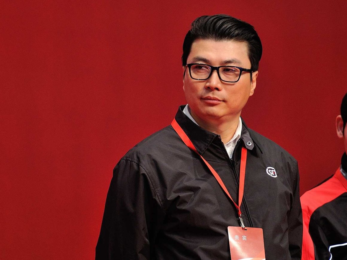 «Я сам доставлял посылки клиентам»: история китайского миллиардера Вана Вэя