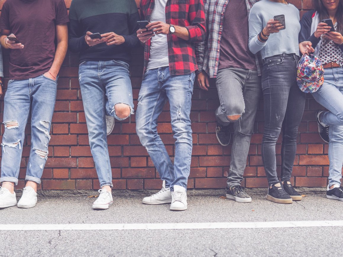 Этот чехол не даст школьникам пользоваться мобильными телефонами на уроках