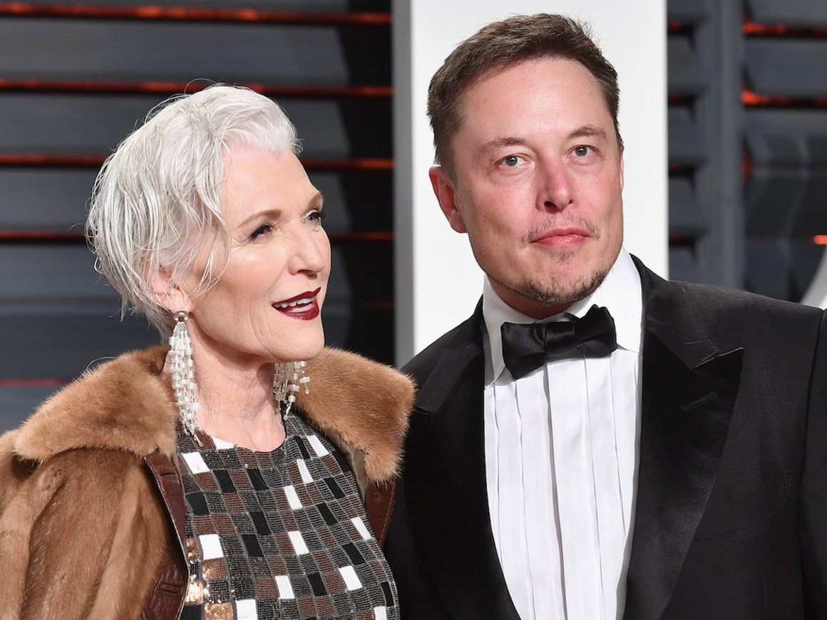Мать Илона Маска рассказала о том, как воспитала своих детей успешными предпринимателями