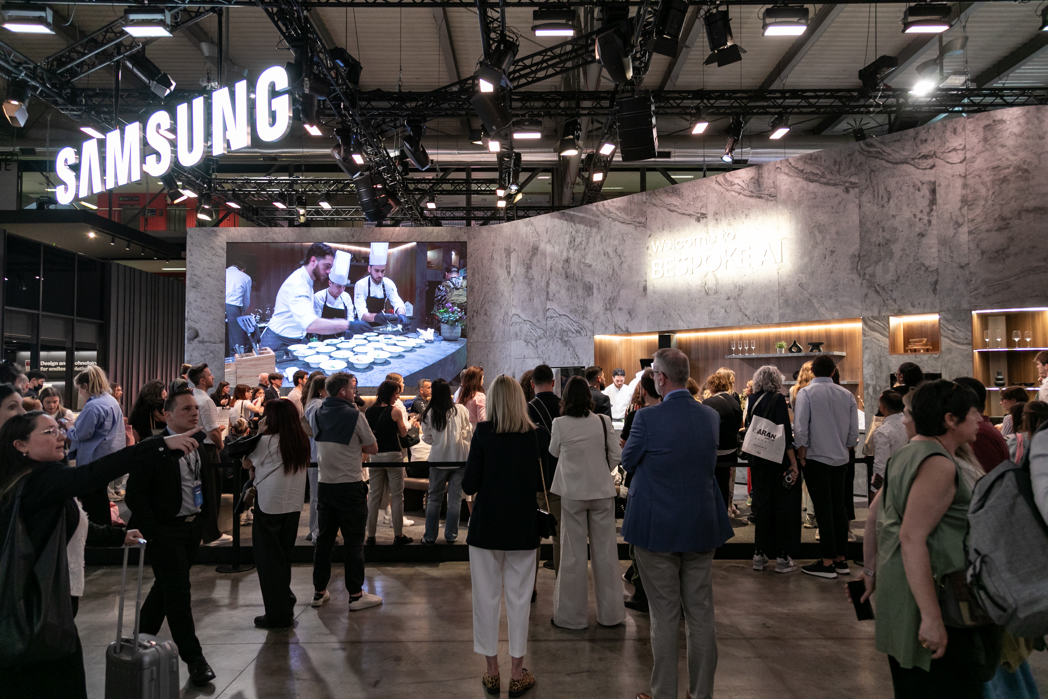 Samsung представила планшеты Galaxy Tab S10+ и S10 Ultra с ИИ-помощником