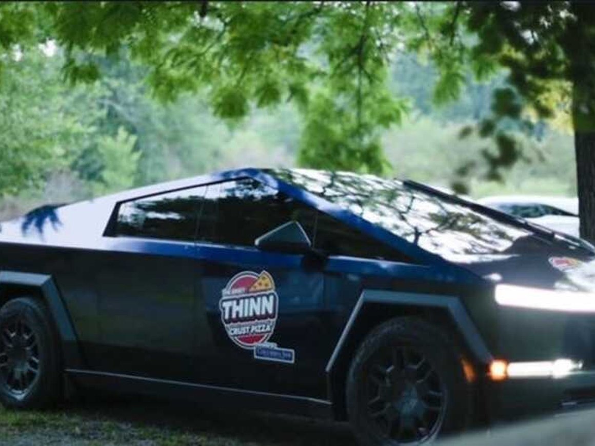 Рестораторы превратили Cybertruck в мобильную печь для пиццы