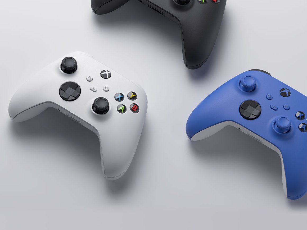 В России стартовали продажи игровых приставок Xbox четвертого поколения