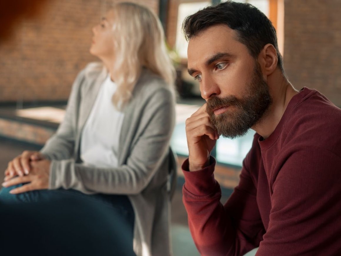 10 эффективных способов закончить и уйти от неприятного разговора