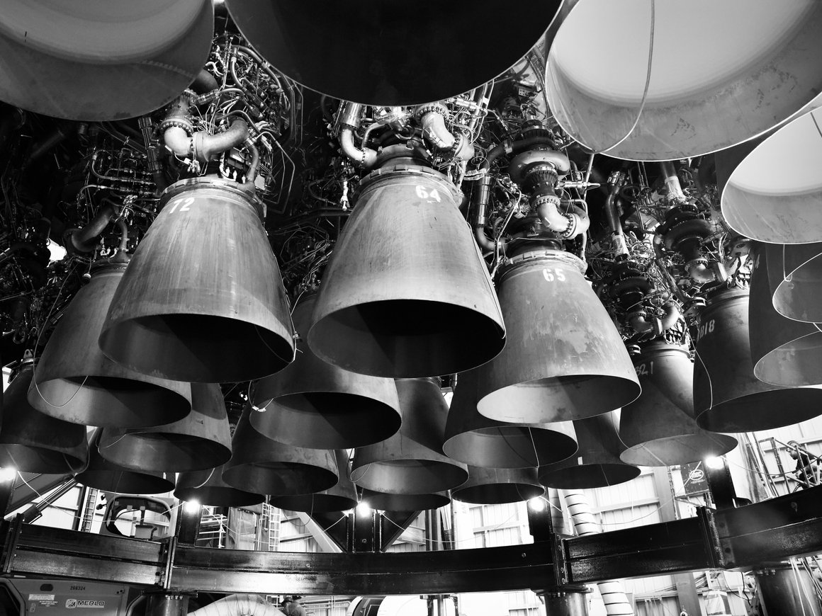 Илон Маск показал двигатели Raptor сверхтяжелой ракеты SpaceX Super Heavy для миссии на Марс