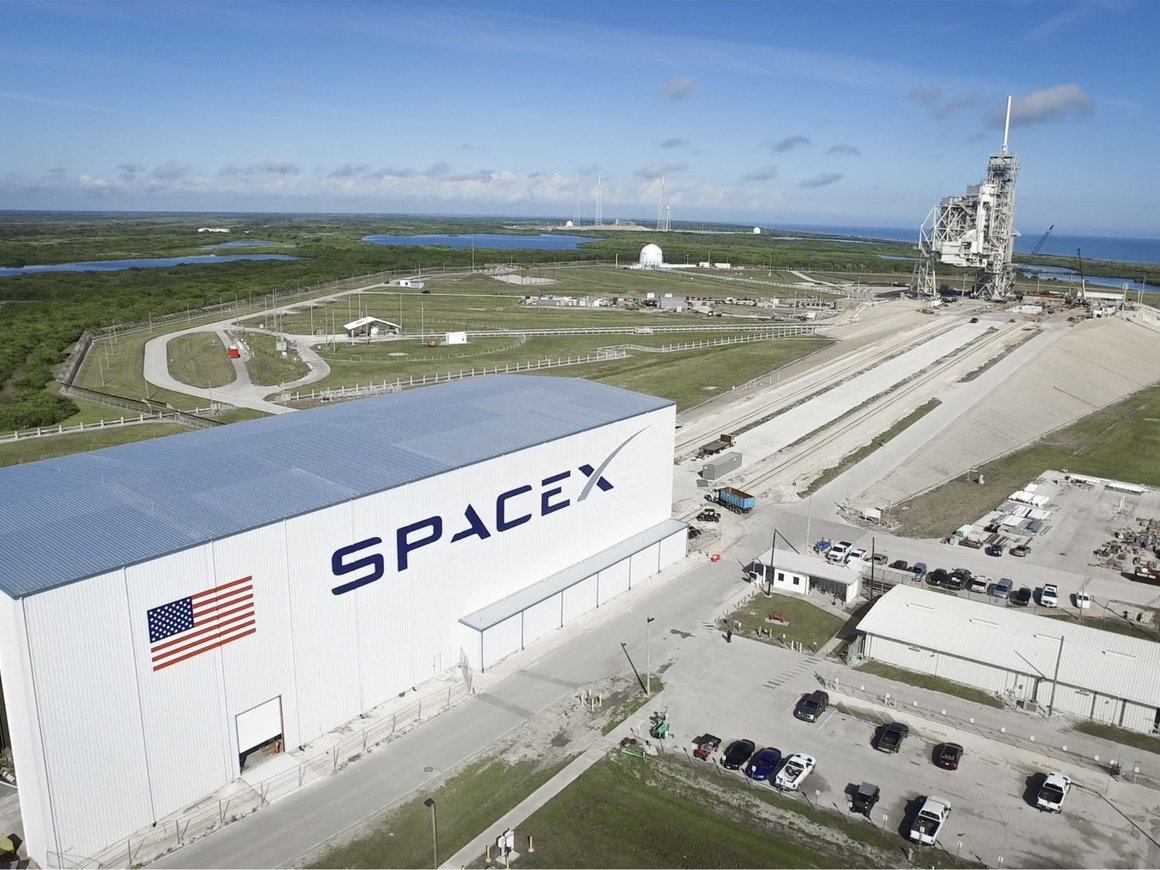 СМИ: SpaceX получила кредит в $250 млн вместо запланированных $500 млн