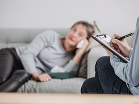 Код красный: 10 российских сервисов, которые помогут найти психолога