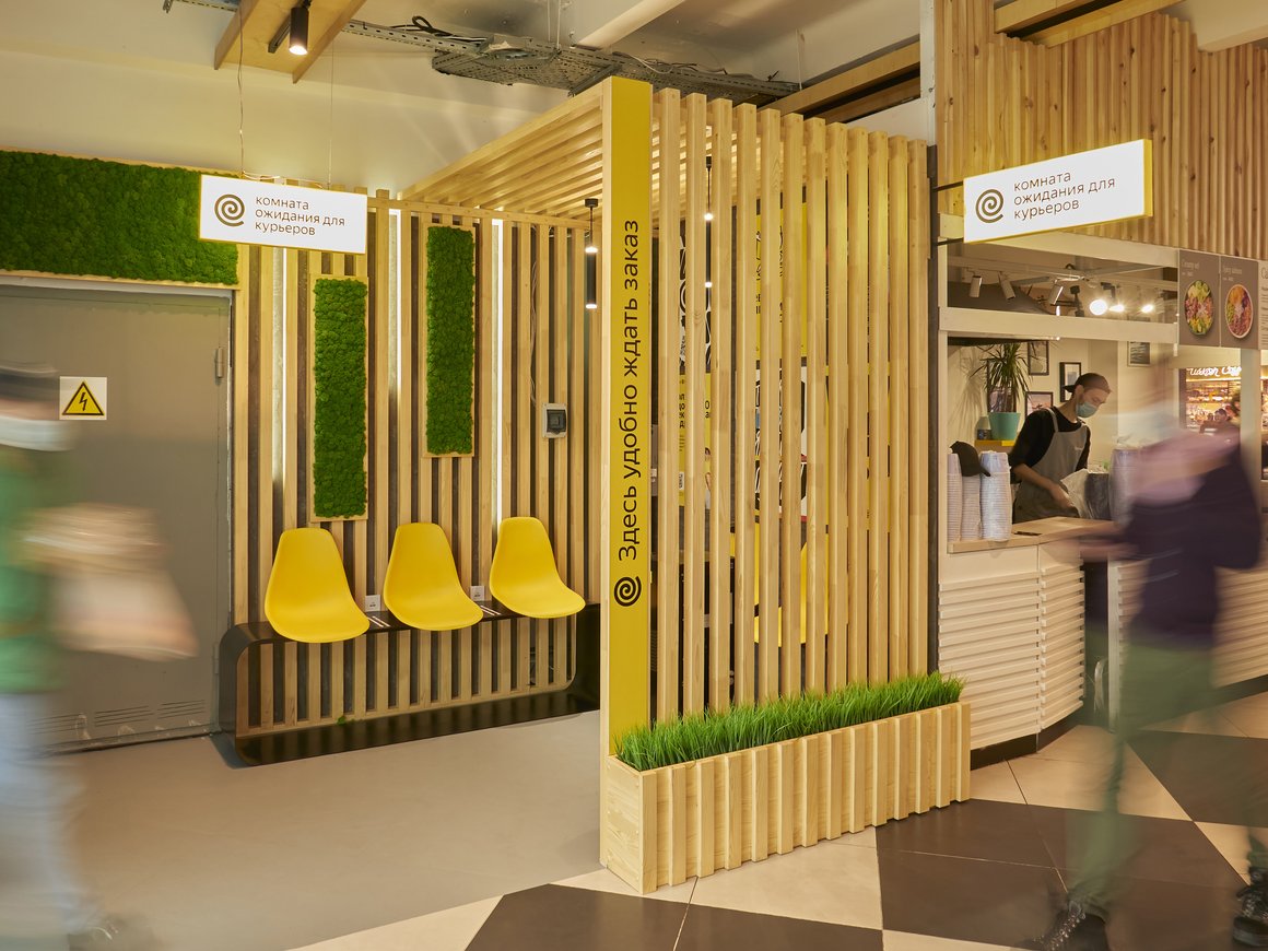 «Яндекс.Еда» начала открывать зоны отдыха для курьеров